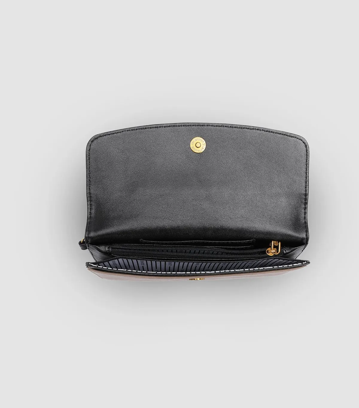 Betty Clutch in Coffee