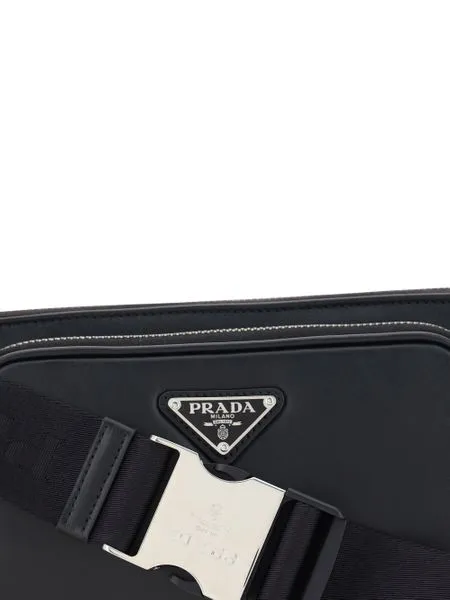 LEATHER TRIANGLE LOGO BELT BAG
