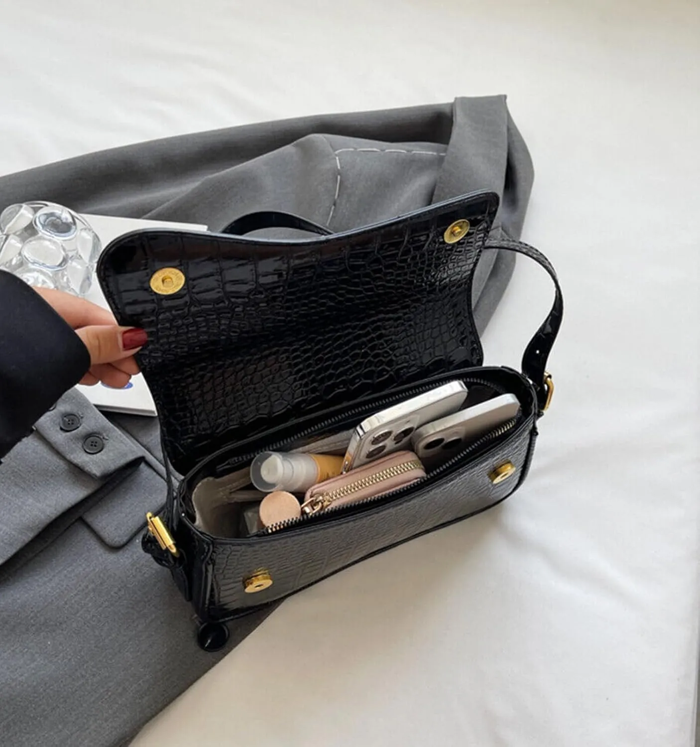 Shoulder Bag for Women Y2K Trendy Purse Vegan Leather Hobo Handbags Clutch Saddle Bag with 2 Removable Strap