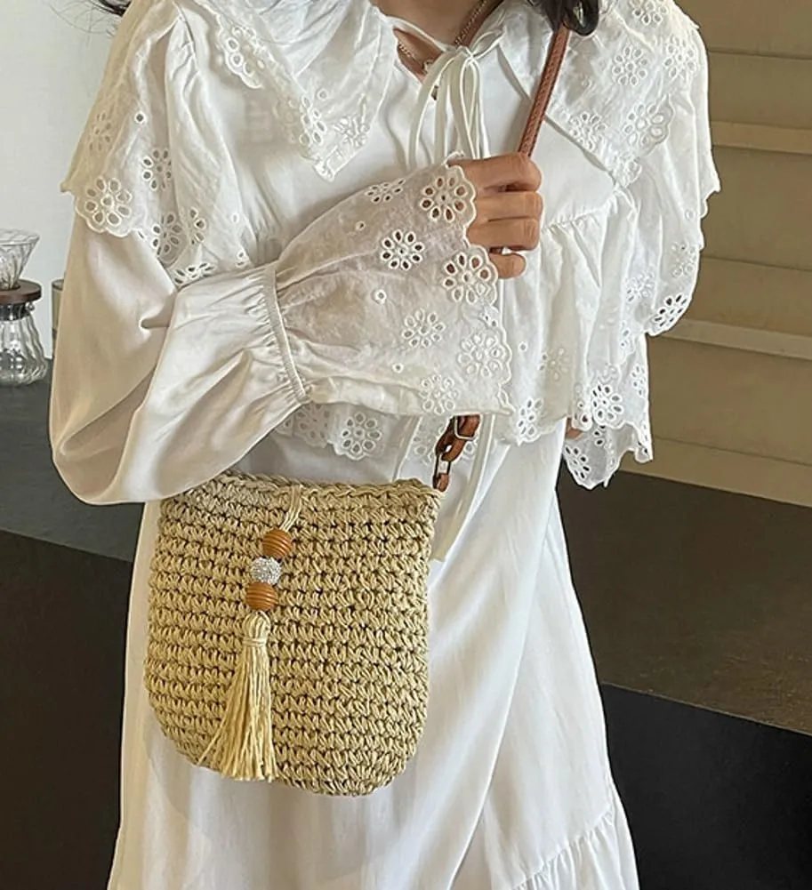 Women Straw Crossbody Bag Handwoven Beach Bucket Bag Straw Clutch Purse with Tassel Raffia Shoulder Bags for Vacation